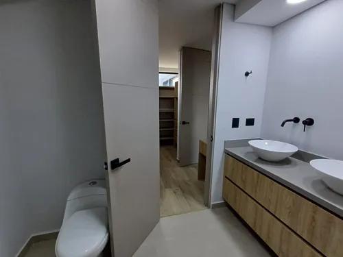 Apartamento En Venta En El Poblado - Sector El Tesoro. Cod V16786