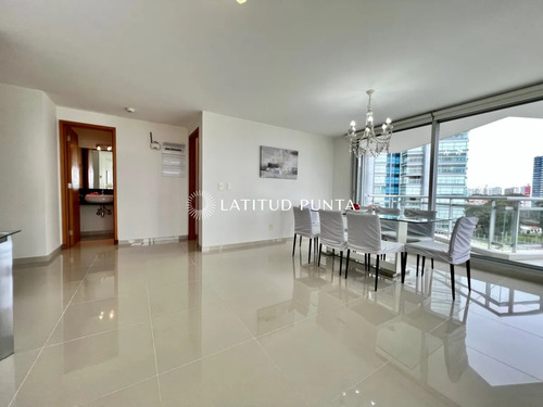 Mansa, Apartamento De 3 Dormitorios Más Dependencia