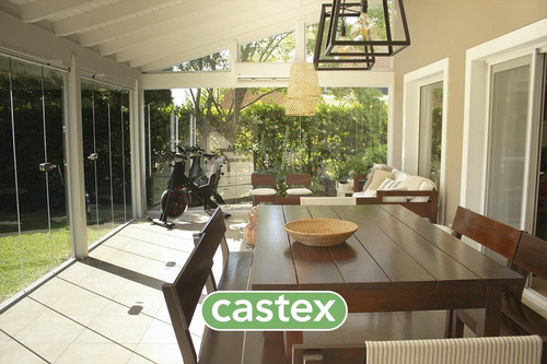 Imagen 21 de 30 de Casa De Cinco Ambientes En Venta En La Lomada