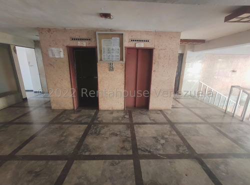 Imagen 18 de 30 de Rent-a-house Centro Occidente Vende Oficina En El Centro De Barquisimeto A 1 Cuadra De La Plaza Bolivar, Estado Lara, 0-4-2-4-5-9-3-7-5-4-2