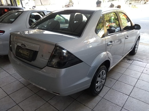Imagem 6 de 9 de Ford Fiesta Sedan 1.6