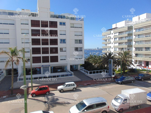 Apartamento En Peninsula, 3 Dormitorios *