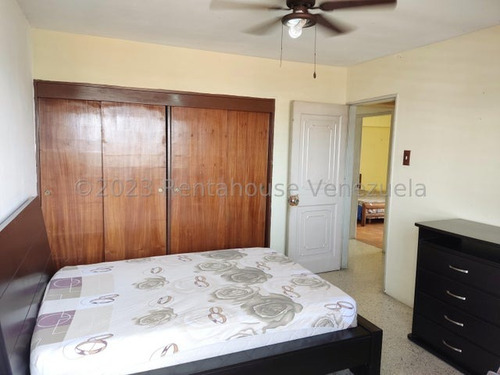 Imagen 16 de 30 de Apartamento En Venta En Av Pedro Leon Torres Barquisimeto De 125 Mts Con Una Excelente Distribución Entre 4 Habitaciones, 3 Baños, Cocina, Comedor, Sala Y Área De Balcón Gabriela C.