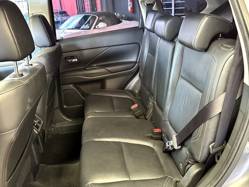 Mitsubishi Outlander 3.0 MIVEC V6 GASOLINA HPE-S AWD AUTOMÁTICO
