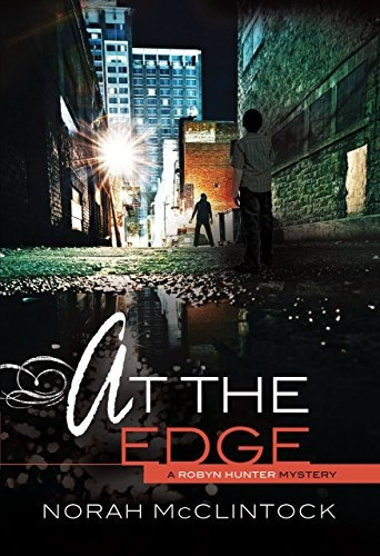 At The Edge (robyn Hunter Mysteries)