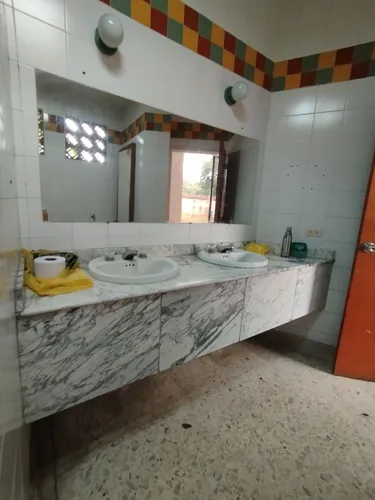 Edificio En Arriendo En Cuarto De Legua - Guadalupe. Cod A11642