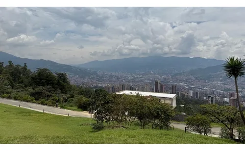 Excelente Lote En Venta Con Vista A Medellín, Los Balsos - El Poblado