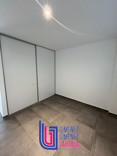 Venta De Departamento Dos Dormitorios Calle 54 E/ 23 Y 24