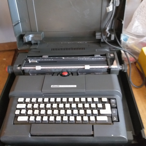 Maquina De Escribir Olivetti Léxikon 83