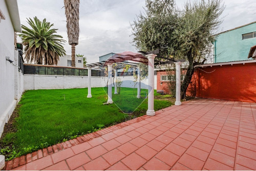 Casa Con Uso Habitacional Y Comercial En Ñuñoa