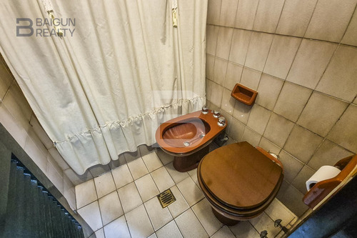 Casa De 6 Ambientes Con Cochera, Patio Y Terraza En Venta En Colegiales