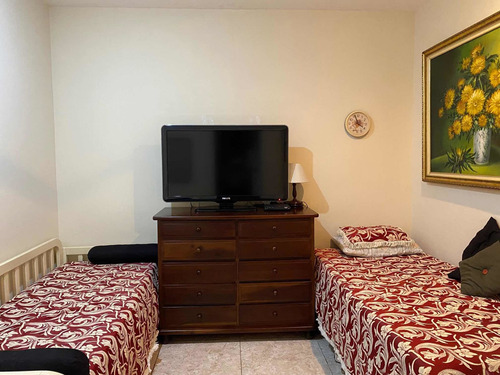 Imagem 5 de 14 de Praça Seca - Casa De Vila, Triplex,3 Q, 1 Vaga. Nada A Fazer