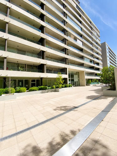 Se Vende Local Comercial En Estoril
