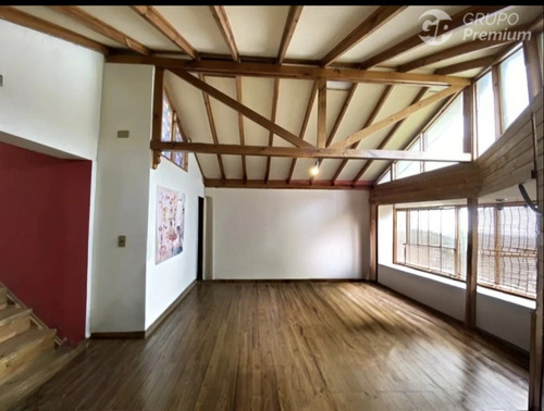 Casa En Venta De 3 Dorm. En Valparaíso