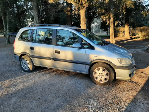 Imagen 1 de 12 de Chevrolet Zafira