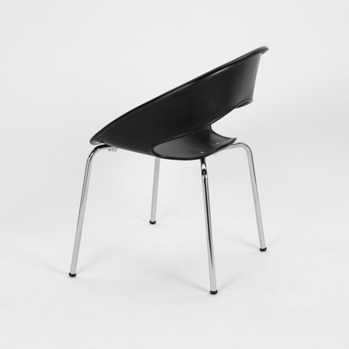 Imagen 4 de 7 de Silla Diseño One Apilable Plástico Alto Impacto Base Cromada