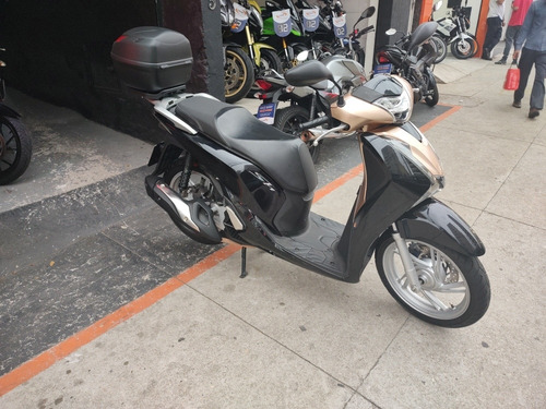 Imagem 2 de 15 de Honda Sh 150 Abs