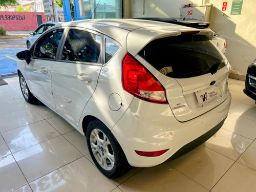Ford Fiesta 1.6 SE HATCH 16V FLEX 4P AUTOMÁTICO