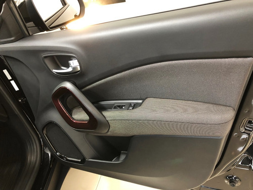 Imagem 5 de 13 de Fiat Toro Freedom 1.8 Flex Automática 0km Preto Carbon