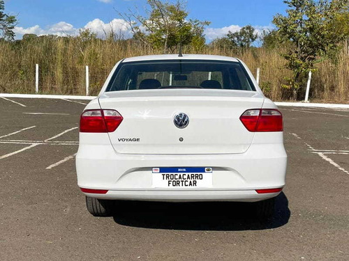 Imagem 5 de 14 de Volkswagen Novo Voyage 1.0 2015