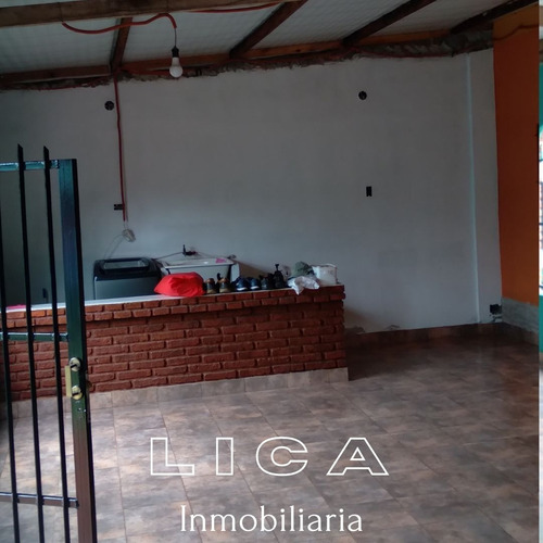 Imagen 11 de 18 de Casa Con Amplio Salón Ubicada En Calle J. Márquez 345 De La Ciudad De San Lorenzo