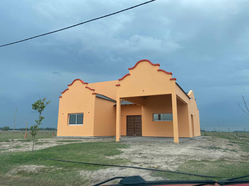 Casa De 5 Ambientes !!! A Estrenar En Campos De La Enriqueta