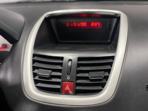 Imagem 12 de 15 de Peugeot 207 1.4 Xr 2012/2012