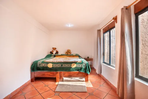 Casa Noviembre! Bienvenidos A Su Nuevo Hogar! Esta Hermosa Casa De 4 Habitaciones 6 Baños, Terraza Con Sauna, Chimenea, Jardin Interior, Cuarto De Juegos Y Lavanderia. Que Combina Confort Y Estilo