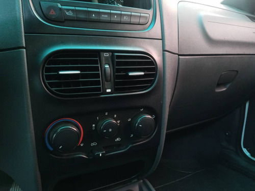 Imagem 9 de 11 de Fiat Strada 1.4 Mpi Hard Working Cs 8v Flex 2p Manual