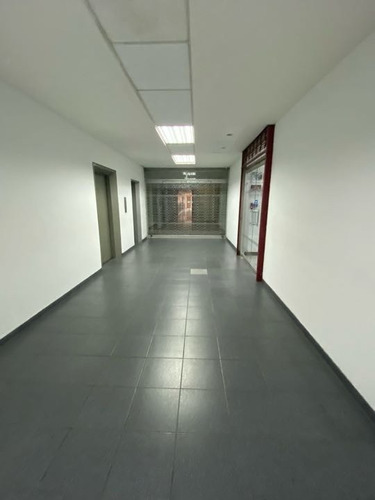 Imagen 10 de 10 de Vendo/alquilo Oficina 331m2 Los Ruices 0932