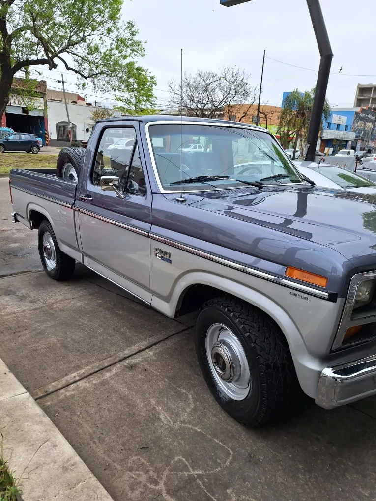 Ford F-100 Diesel Perkins