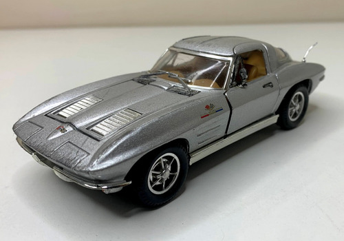Miniatura Corvette Stingray (1963) Sunnyside 1:32