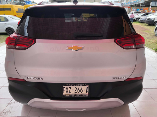 Imagen 5 de 15 de Chevrolet Tracker Paquete D 2021 Plata