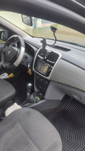 Renault Logan 1.0 16v Expression Hi-flex 4p
