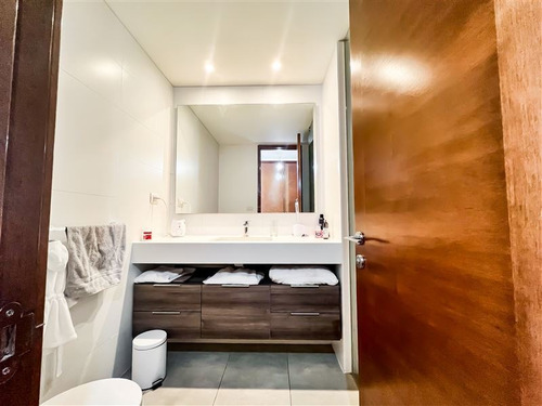Imagen 19 de 25 de Departamento En Venta De 4 Dorm. En Lo Barnechea
