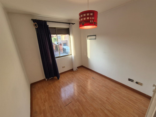 Arriendo Casa Con Piscina 4d 3b 1b 1e En Peñalolén.