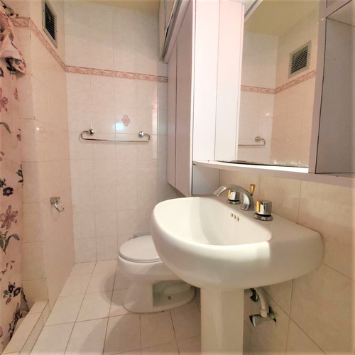 Apartamento Vacacional En Isla Margarita Con Terraza De Planta Baja En Playa El Angel