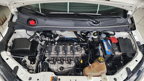 Chevrolet Onix plus JOY BLACK