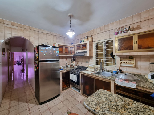 Imagen 16 de 29 de Casa Con Local Comercial En Venta Centro De Baquisimeto #22-8710