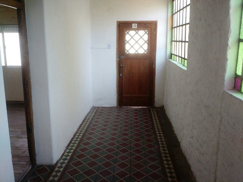 Imagen 1 de 13 de Alquilo Casa De Dos Domitorios En Zona Norte De Rosario