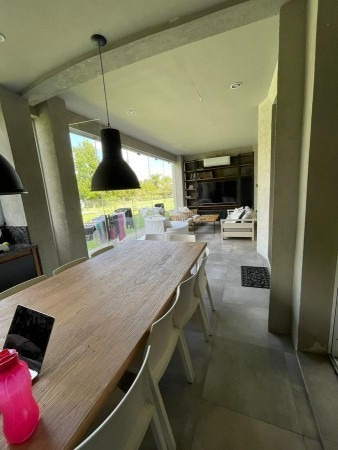 Imagen 6 de 15 de Casa Cuatro Dormitorios Cadaques Funes Hills