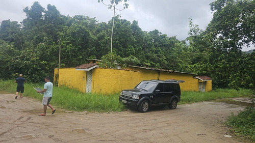 Casa Com Quatro Quartos Sala Cozinha E Garagem Em Praia De Guarau-peruibe