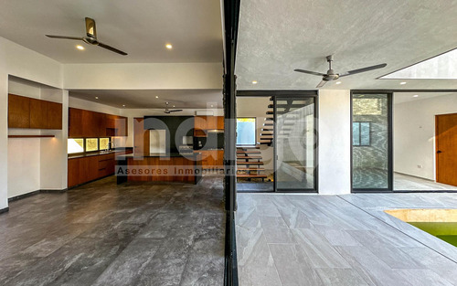 Casa En Venta En Mérida En Privada Soluna, Temozón Norte