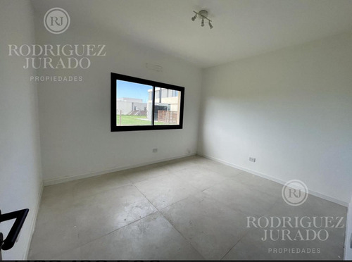 Oportunidad! Casa En Venta En Barrio San Sebastian Area 5
