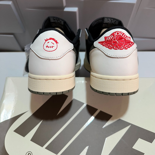 Air Jordan 1 Low Travis Scott Olive 41 (Usado)