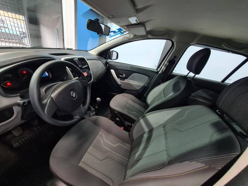 Imagem 8 de 9 de Renault Logan 1.0 Expression 16v Flex 4p Manual