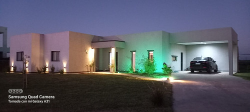 Casa En Venta Barrio San Sebastián, Area 8 Dueño Directo