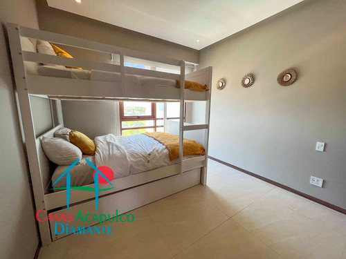 Cad La Isla Fiji Q6. Terraza Con Vista A Las Albercas Y Áreas Comunes