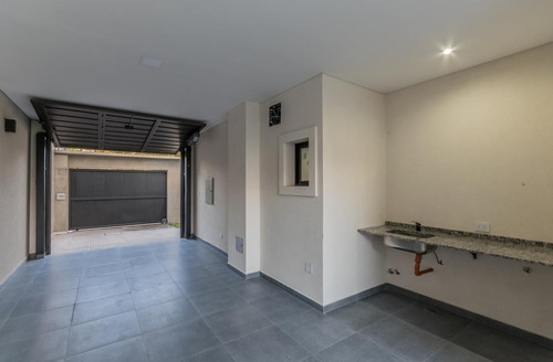 Imagen 16 de 30 de Venta · Casa A Estrenar De Categoría En Moreno · Pileta · Patio · Balcón · Financia · Permuta