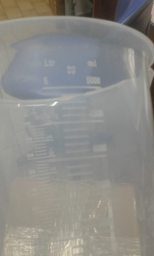 Imagen 3 de 4 de Vaso De Precipitado Plástico De 5000ml